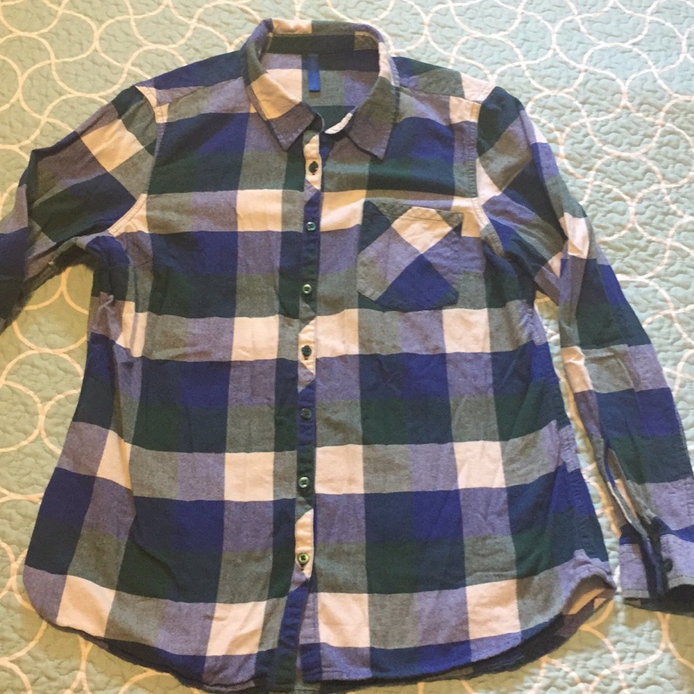 Women’s XL cotton flannel plaid button down.